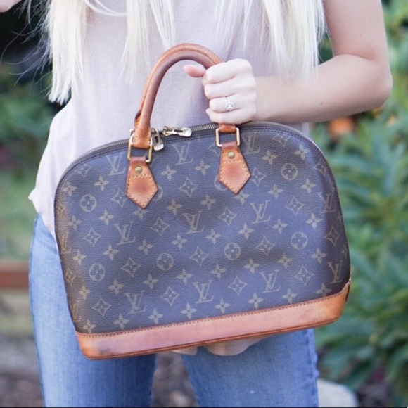 Louis Vuitton Handbags - Louis Vuitton Monogram Alma purse
